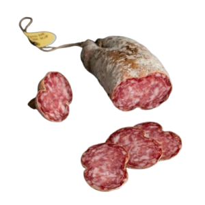 Photo d'un saucisson, présentée sur un fond blanc. Parfait en accompagnement d'un apéritif.