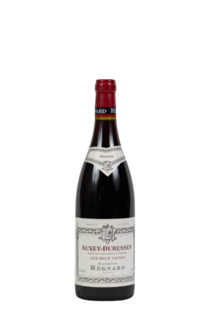 Photo d'une bouteille de vin rouge Auxey-Duresses, présentée sur un fond blanc. Parfait en accompagnement d'un apéritif.