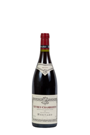 Photo d'une bouteille de vin rouge Gevrey chambertin, présentée sur un fond blanc. Parfait en accompagnement d'un apéritif.