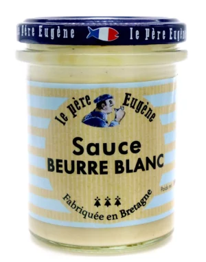 Photo d'une sauce, présentée sur un fond blanc. Parfait en accompagnement d'un plat.